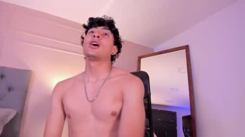 Lyan online show from September 10, 2025, 7:14 pm