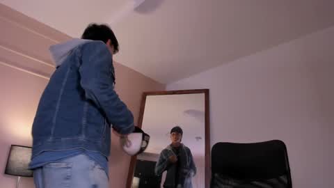 Lyan online show from September 19, 2025, 8:09 pm