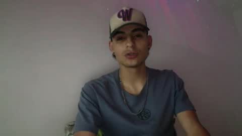 Lyan online show from November 5, 2025, 6:13 am