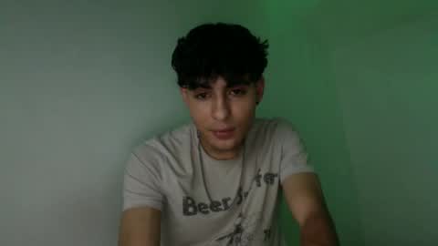 Lyan online show from November 7, 2025, 6:46 am