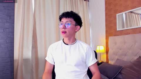 Lyan online show from January 9, 2026, 7:15 pm