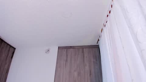 Lyanna online show from October 6, 2025, 11:51 am