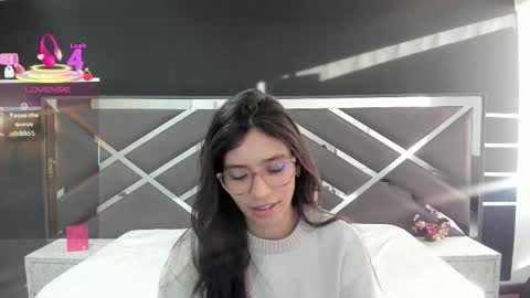 LYA SCOTT online show from September 9, 2025, 11:32 am
