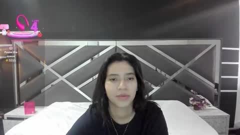 LYA SCOTT online show from September 12, 2025, 11:43 am
