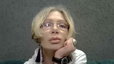 lyasya online show from September 10, 2025, 8:58 am