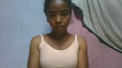 lydie856696 online show from April 19, 2026, 4:56 am