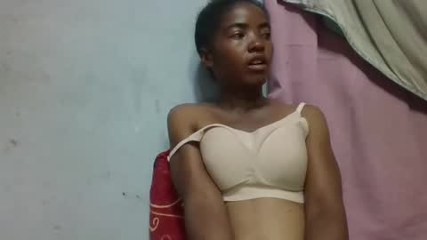 lydie856696 online show from April 20, 2026, 6:27 am