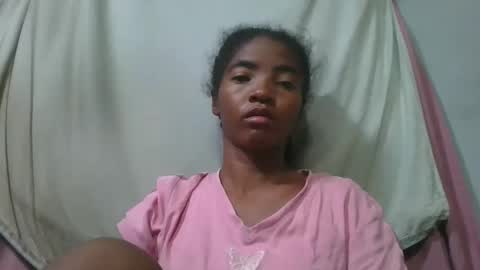 lydie856696 online show from June 1, 2026, 7:04 pm