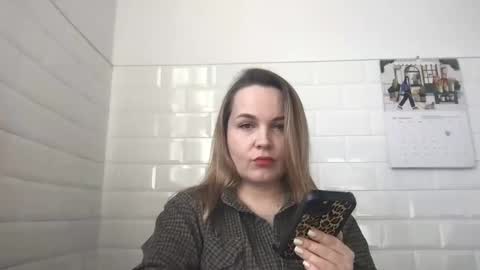 Snapshot of lyeeu25 chatting on March 6, 2025, 7:14 am Tina online show from March 6, 2025, 7:14 am