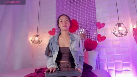 Lyhana Lee online show from February 17, 2025, 12:05 pm