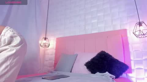 Lyhana Lee online show from February 24, 2025, 12:16 pm