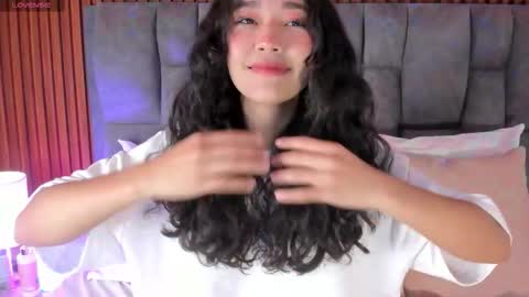 Lyhana Lee online show from October 3, 2025, 12:13 pm