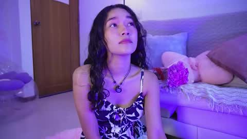 Lyhana Lee online show from November 6, 2025, 3:24 pm