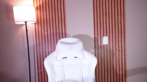 Lyhana Lee online show from January 10, 2026, 1:13 pm