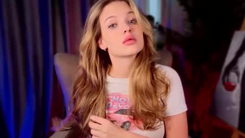 simply Eliza  online show from September 26, 2025, 10:08 am