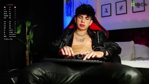 Lyle Bennett Freelance Model online show from March 18, 2026, 2:20 pm