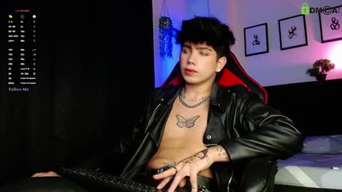 Lyle Bennett Freelance Model online show from March 27, 2026, 11:32 am