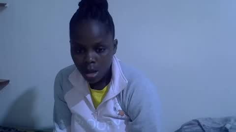 lyn_anna online show from May 15, 2026, 11:45 pm