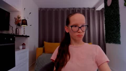 Sara online show from March 1, 2025, 10:31 pm