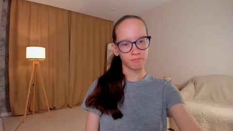 Sara online show from October 14, 2025, 4:19 pm