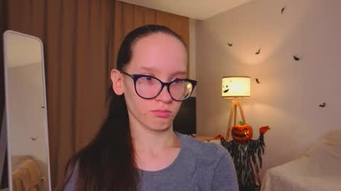 Sara online show from November 27, 2025, 4:20 pm