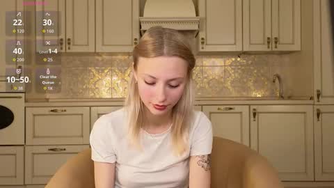 Hello there Im Eva3 Im new model here online show from September 11, 2025, 3:23 pm