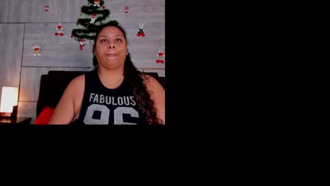 Snapshot of lynn_and_esteban chatting on December 17, 2024, 4:01 am Lynn jonnes online show from December 17, 2024, 4:01 am