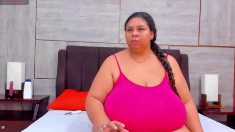 Snapshot of lynn_and_esteban chatting on March 7, 2025, 4:35 am Lynn jonnes online show from March 7, 2025, 4:35 am