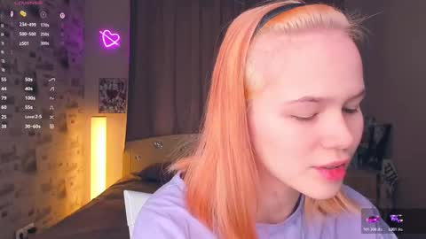 Cozy Lynns room online show from February 19, 2026, 8:10 am