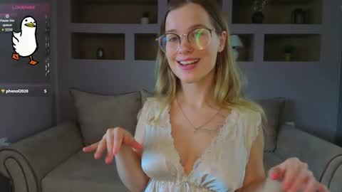 Lynn online show from October 29, 2025, 1:35 pm