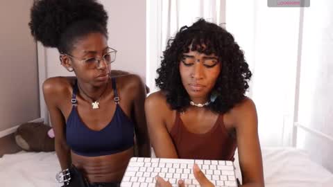 Lynx and Sun  online show from September 9, 2025, 9:14 pm