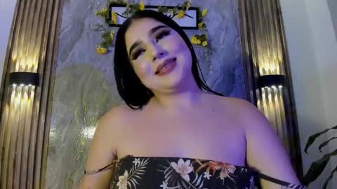 Snapshot of lynzievelvet chatting on May 27, 2026, 6:05 pm lynzievelvet online show from May 27, 2026, 6:05 pm