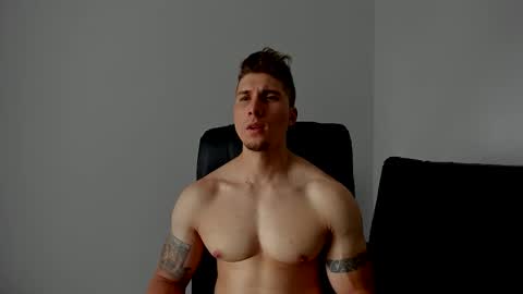 Snapshot of lyonel15 chatting on November 22, 2025, 5:34 pm Lyonel online show from November 22, 2025, 5:34 pm