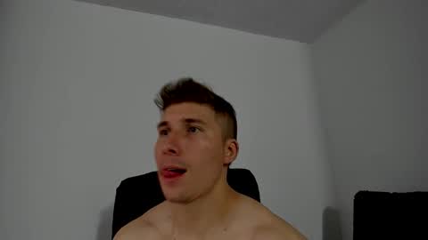 Snapshot of lyonel15 chatting on November 28, 2025, 10:12 pm Lyonel online show from November 28, 2025, 10:12 pm