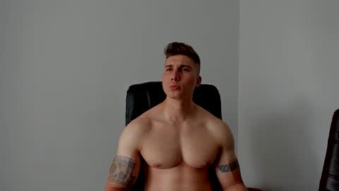 Snapshot of lyonel15 chatting on December 4, 2025, 7:33 pm Lyonel online show from December 4, 2025, 7:33 pm