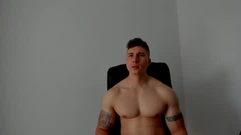 Snapshot of lyonel15 chatting on December 5, 2025, 5:53 pm Lyonel online show from December 5, 2025, 5:53 pm