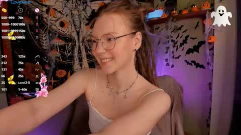 Lyra online show from November 4, 2025, 12:10 am