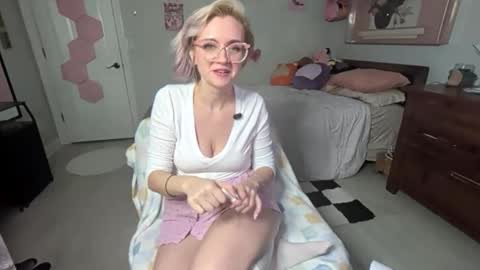 Lyra Greene online show from February 2, 2026, 5:39 am