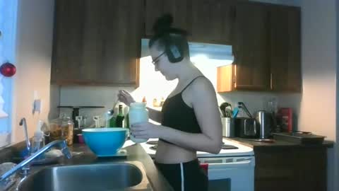 Snapshot of lyrajrose chatting on January 6, 2025, 4:02 pm Lyra Rose online show from January 6, 2025, 4:02 pm