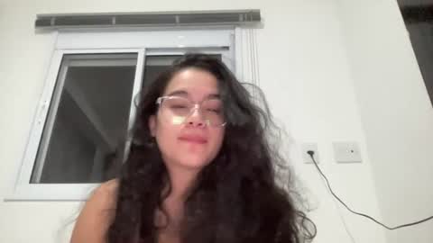 Snapshot of lyz_guzman chatting on June 10, 2026, 3:29 am lyz_guzman online show from June 10, 2026, 3:29 am