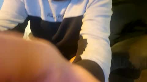 Snapshot of m1guele chatting on December 5, 2024, 11:51 pm Fucklover online show from December 5, 2024, 11:51 pm