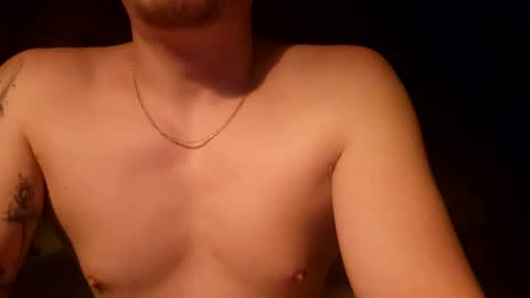 Snapshot of m1guele chatting on December 21, 2024, 11:45 pm Fucklover online show from December 21, 2024, 11:45 pm
