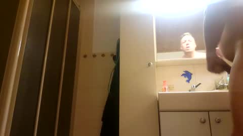 Snapshot of m1guele chatting on December 28, 2024, 3:47 am Fucklover online show from December 28, 2024, 3:47 am