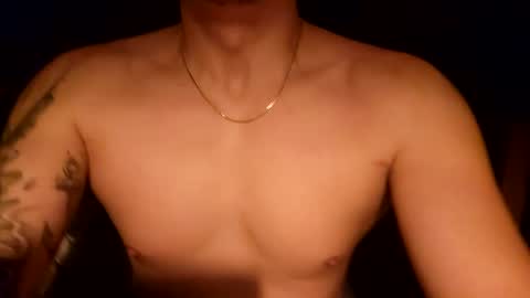 Snapshot of m1guele chatting on January 2, 2025, 1:17 am Fucklover online show from January 2, 2025, 1:17 am