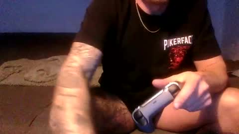Snapshot of m1guele chatting on January 11, 2025, 1:06 am Fucklover online show from January 11, 2025, 1:06 am