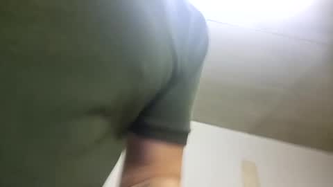 Snapshot of m1guele chatting on January 21, 2025, 8:21 pm Fucklover online show from January 21, 2025, 8:21 pm