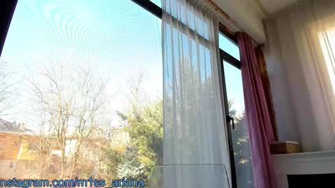 Snapshot of m1ss_ariana chatting on March 6, 2025, 8:30 am Ariana online show from March 6, 2025, 8:30 am