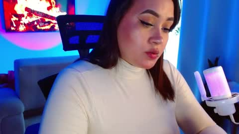 Snapshot of m33li chatting on June 7, 2026, 9:18 pm Meli online show from June 7, 2026, 9:18 pm