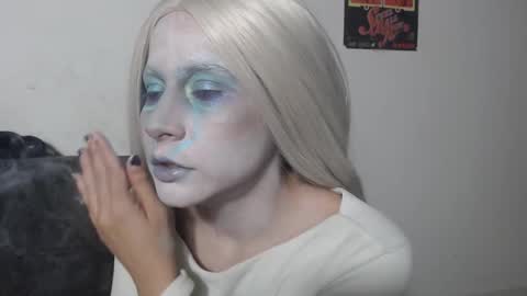 m4ng4b1tch online show from September 14, 2025, 11:09 am