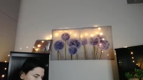 Snapshot of m_i_k_i_ chatting on February 4, 2026, 11:49 am m_i_k_i_ online show from February 4, 2026, 11:49 am